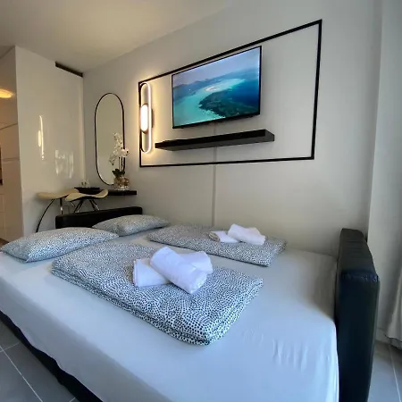 Modern Sea View In Benal 베날마데나코스타